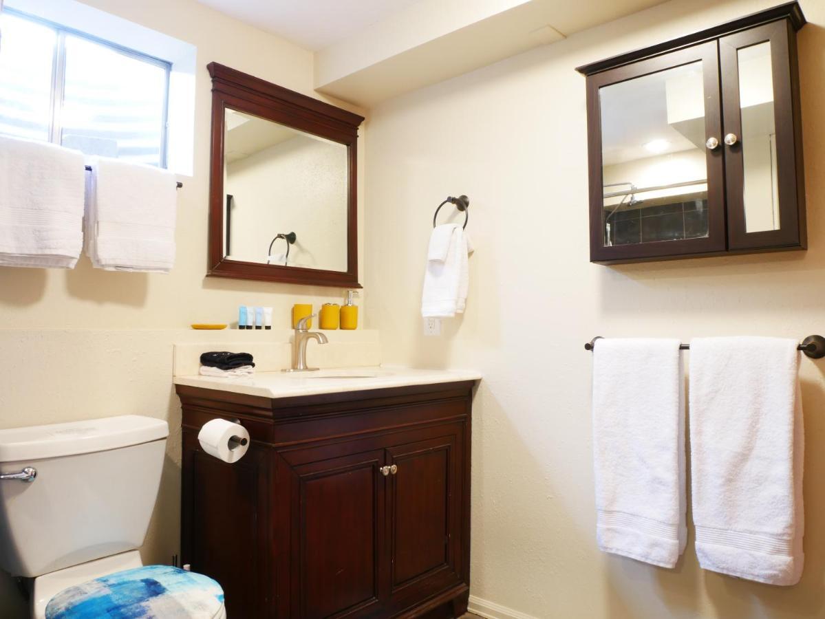 Private Basement, Bath, Living Area In Morrison Apartment Ngoại thất bức ảnh